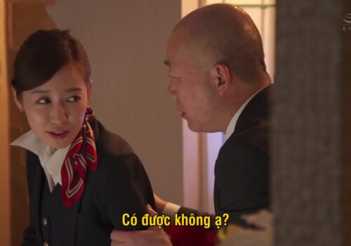 co-tiep-vien-hang-khong-xinh-dep-va-ten-cong-nhan-dam-duc